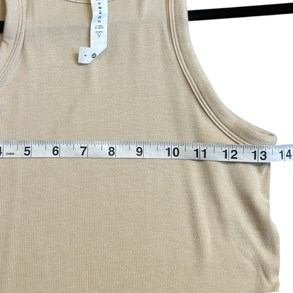 Lululemon Hold Tight Tank Top-Prosecco- Size 4 (2022) - Picture 10 of 11